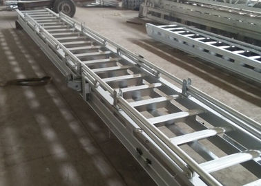 Porcelana Escalera de embarque de aluminio para embarque marítimo Escalera de alojamiento 12 - 58 escalones proveedor