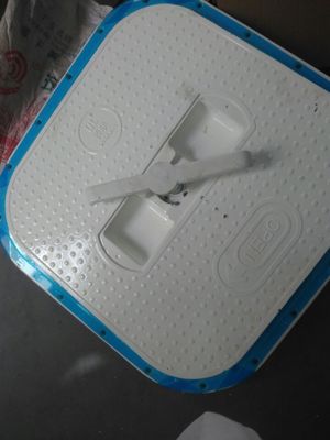 Porcelana Abrir rápidamente el alcantarillado de aluminio anodizado con bisagra y la cubierta del alcantarillado para emergencias proveedor