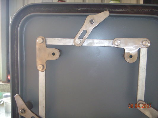 Puertas herméticas de acero de acción rápida marinas con la rueda de la manija para las naves marinas proveedor