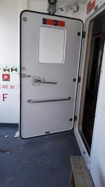 Puerta resistente a la intemperie marina con opciones para perfiles de radio cuadrado o semicircular proveedor