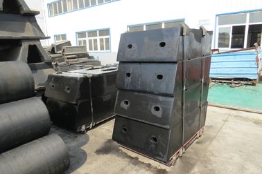 Tipo de elemento marino de unidad defensas de goma del muelle marinas para la nave 15 años de vida proveedor