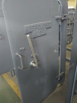 Escotillas de acero herméticas soldadas con autógena marinas de la nave de las puertas modificadas para requisitos particulares con la capa proveedor