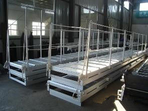 Escalera de tiro y escalera de embarque de barco de baja resistencia al carbono o de acero inoxidable de superficie oxidada anticorrosiva proveedor